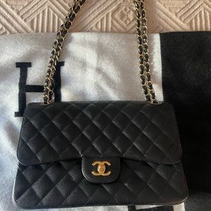 Chanel Jumbo classic bag.